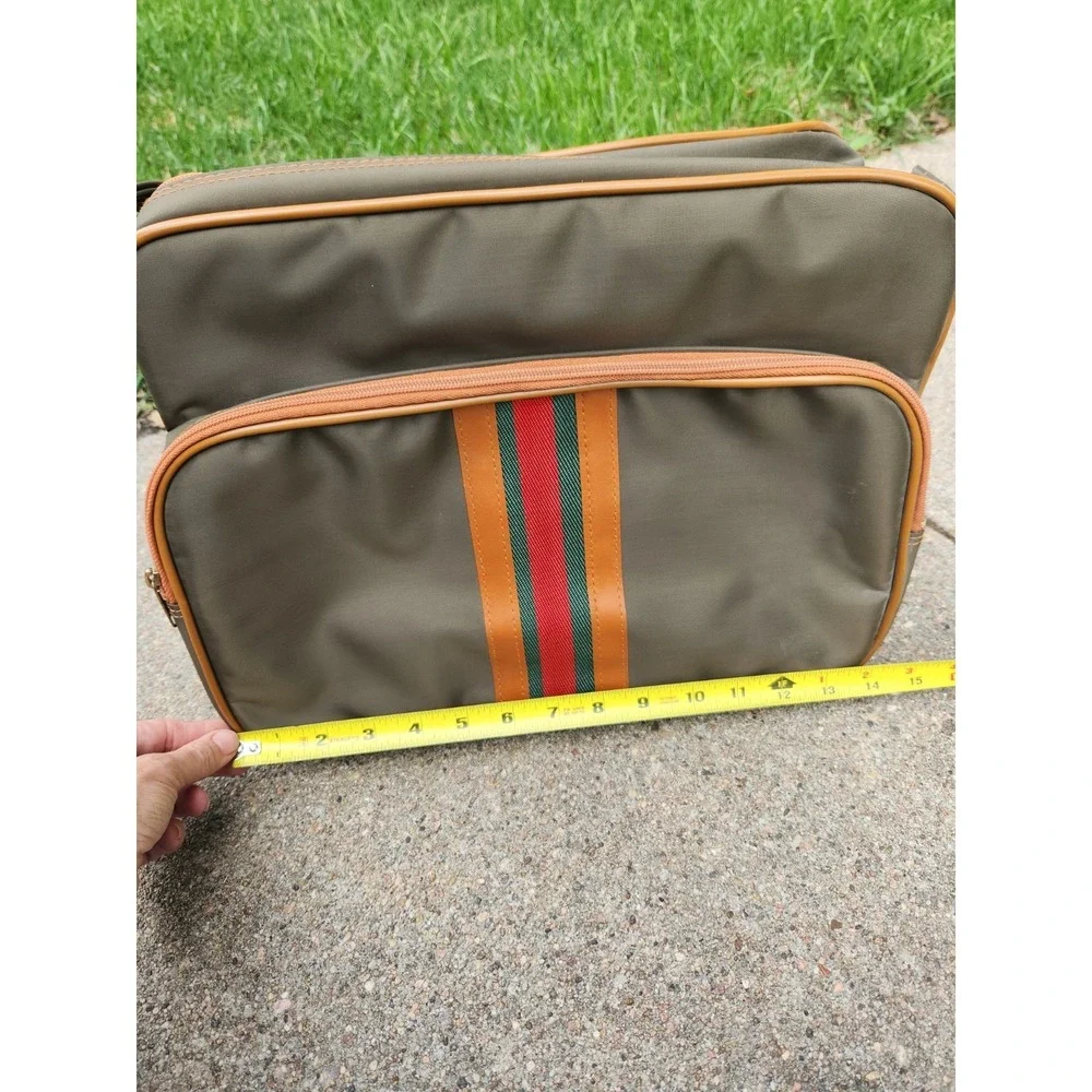 Mr Roberts Vtg  Carry On Travel Bag w/ Green Red Status Stripe Made Tiawan Retro